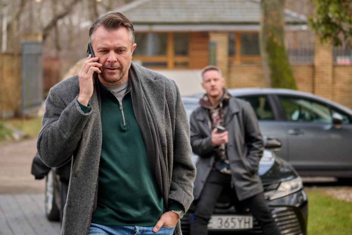 Na Wspólnej, odcinek 3985: Konrad oszustem! Seba dokona szokującego odkrycia o nowym kochanku Malwiny – ZDJĘCIA
