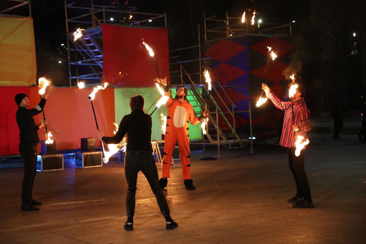 Fire show na pl. Teatralnym przy CSK w Lublinie. Było gorąco! 