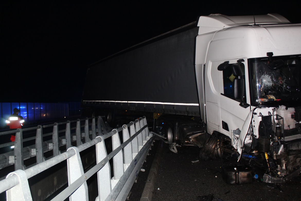 Koszmar na A1 pod Włocławkiem. Nie żyje mężczyzna, który spadł z wiaduktu!