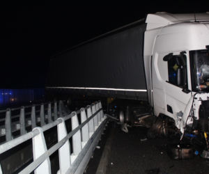 Koszmar na A1 pod Włocławkiem. Nie żyje mężczyzna, który spadł z wiaduktu!