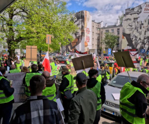Dramat setek rodzin pod Warszawą! Nowa autostrada zburzy ich domy?! „Żyjemy na bombie”