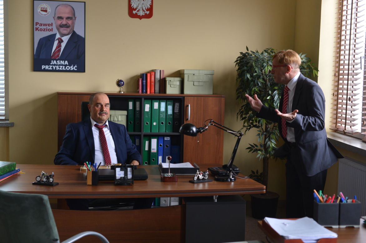 Ranczo 10 sezon odc. 122. Prezes Kozioł (Cezary Żak), Czerepach (Artur Barciś)