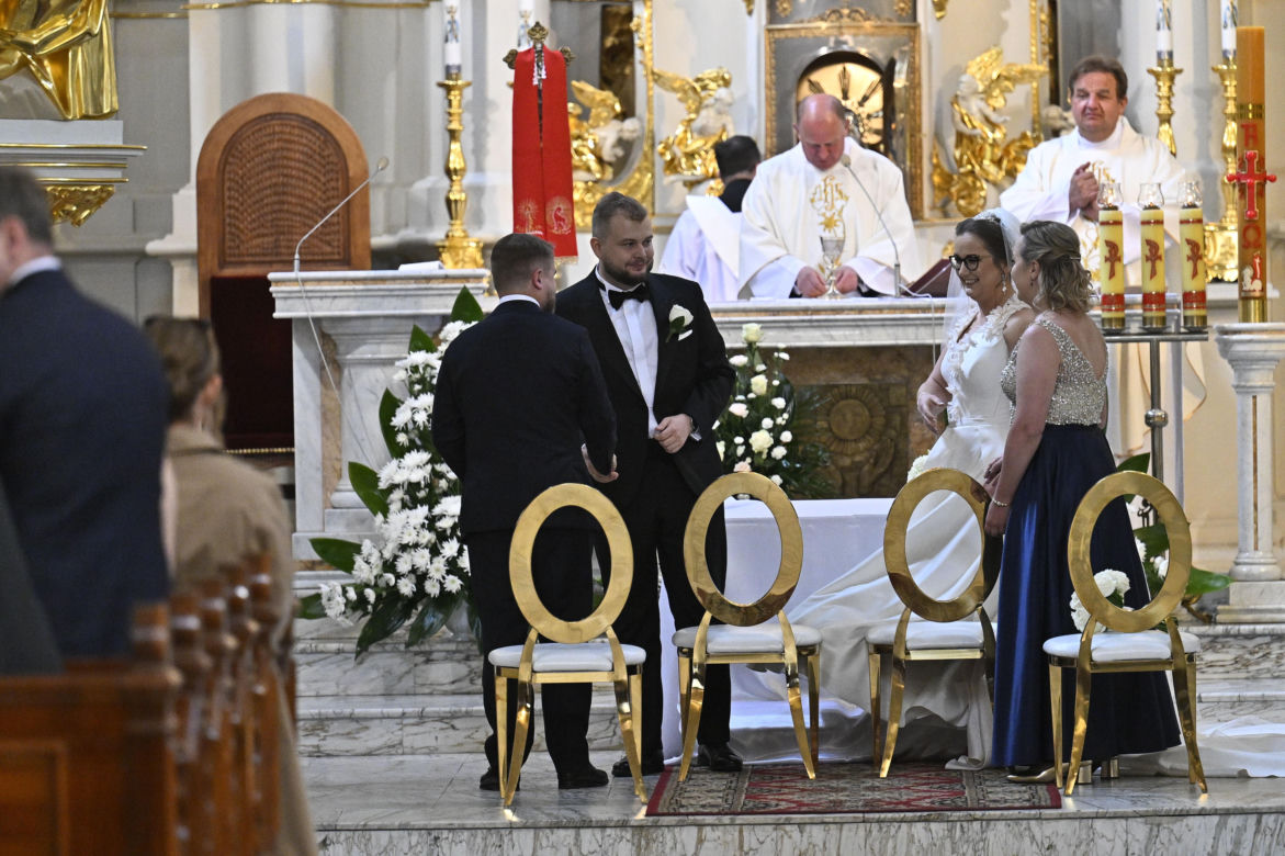 Tak żona Przemysława Czarnka wystroiła się na ślub. Elegancko?