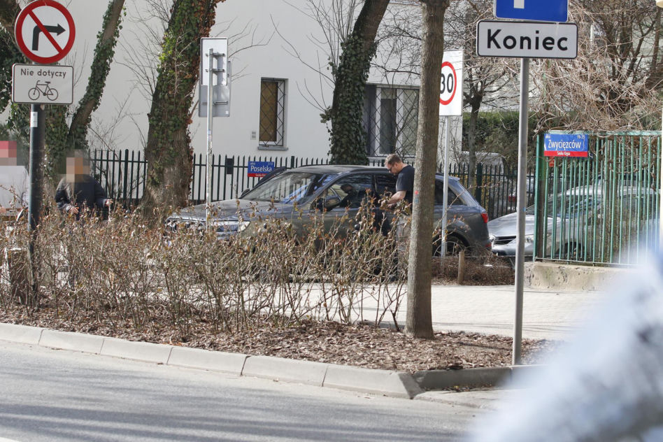 Tomasz Karolak parkuje jak król na włościach