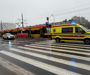 Pasażer zmarł w tramwaju na Ochocie. Na miejscu pracowały służby