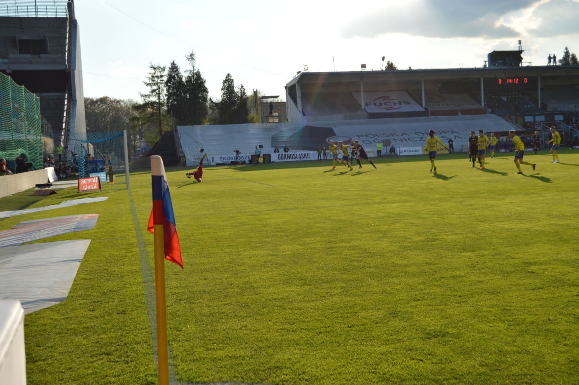 Górnik Zabrze - Arka Gdynia: Nieważny styl, ważne punkty [ZDJĘCIA KIBICÓW]