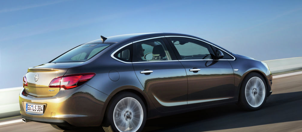 Opel Astra Sedan 2012