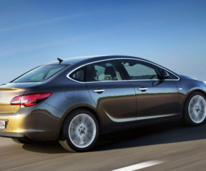 Opel Astra Sedan 2012