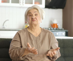 To imię Polakom kojarzy się z wścibską ciotką od wujka Zbyszka. Młodzi ludzie za nim nie przepadają. Imiona żeńskie 