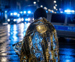 Zasłabnięcie kierowcy w Darłowie. Życie uratował mu policjant po służbie