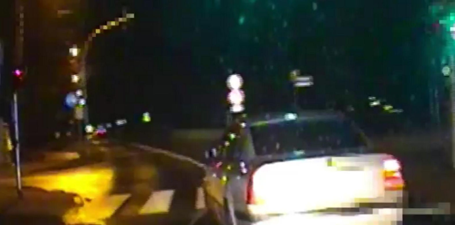 Pościg za pijanym 18-latkiem w Piasecznie. Policjanci staranowali jego auto!