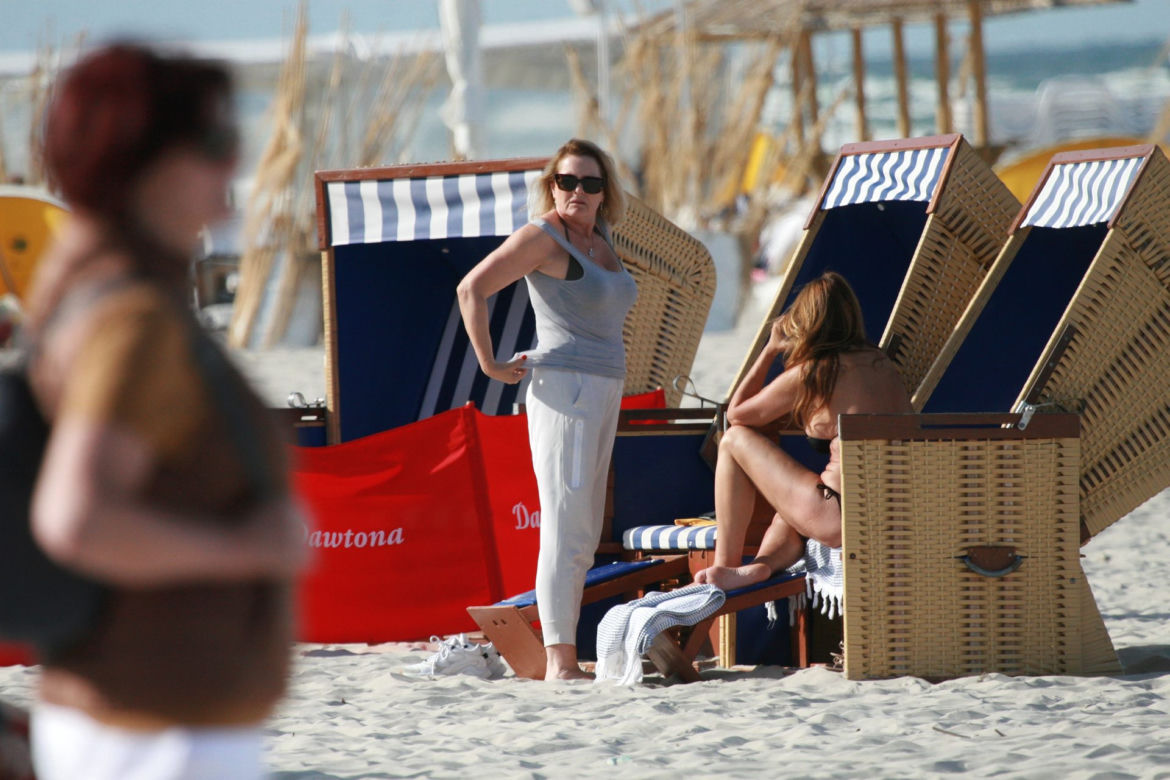 Grażyna Szapołowska na plaży