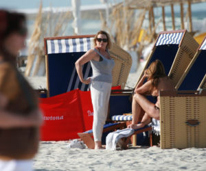 Grażyna Szapołowska na plaży