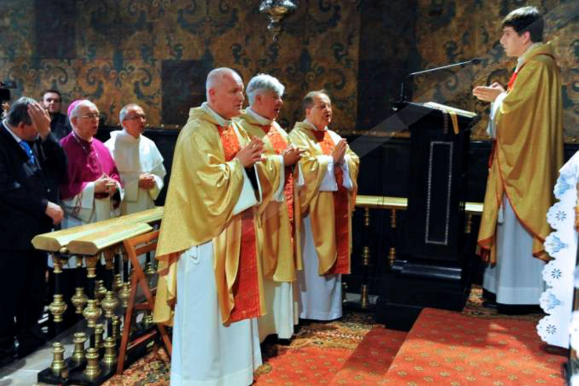 Syn Szydło, ks. Tymoteusz odprawił mszę. Na prymicji Kaczyński i Rydzyk 