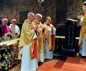 Syn Szydło, ks. Tymoteusz odprawił mszę. Na prymicji Kaczyński i Rydzyk 