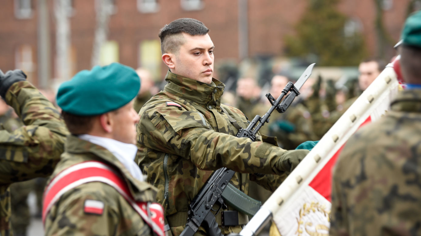 Olsztyn. Ponad 400 żołnierzy złożyło przysięgę. W uroczystości wziął udział szef MON [ZDJĘCIA]
