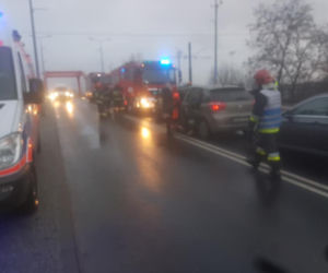 Wypadek na wiadukcie obok Zawiszy w Bydgoszczy! [ZDJĘCIA]