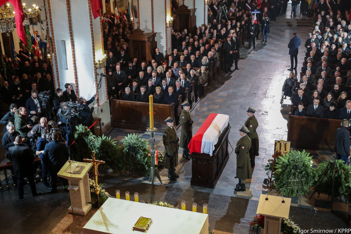 Czekali z pogrzebem na Kaczyńskiego