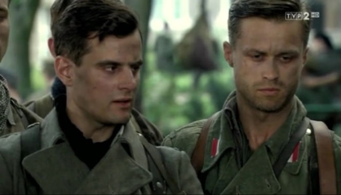 Czas honoru Powstanie odc. 7. Janek (Antoni Pawlicki), Bronek (Maciej Zakościelny)