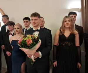 Studniówka 2026 maturzystów Zespołu Szkół Zawodowych nr 1 w Starachowicach