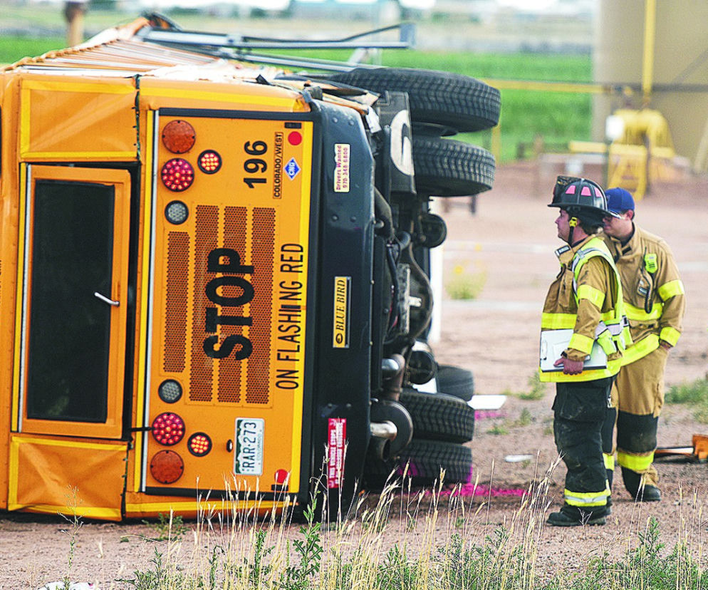 Ciężarówką w autobus z licealistami