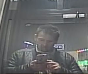 Policja z Bydgoszczy ściga tego oszusta! Rozpoznajesz go? [ZDJĘCIA]