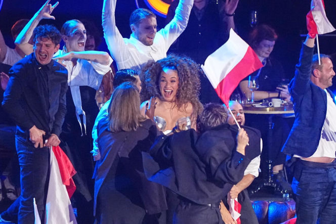 Alicja Szemplińska na lotnisku