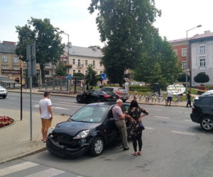 Tarnów. Kolizja z udziałem maserati na ulicy Mickiewicza