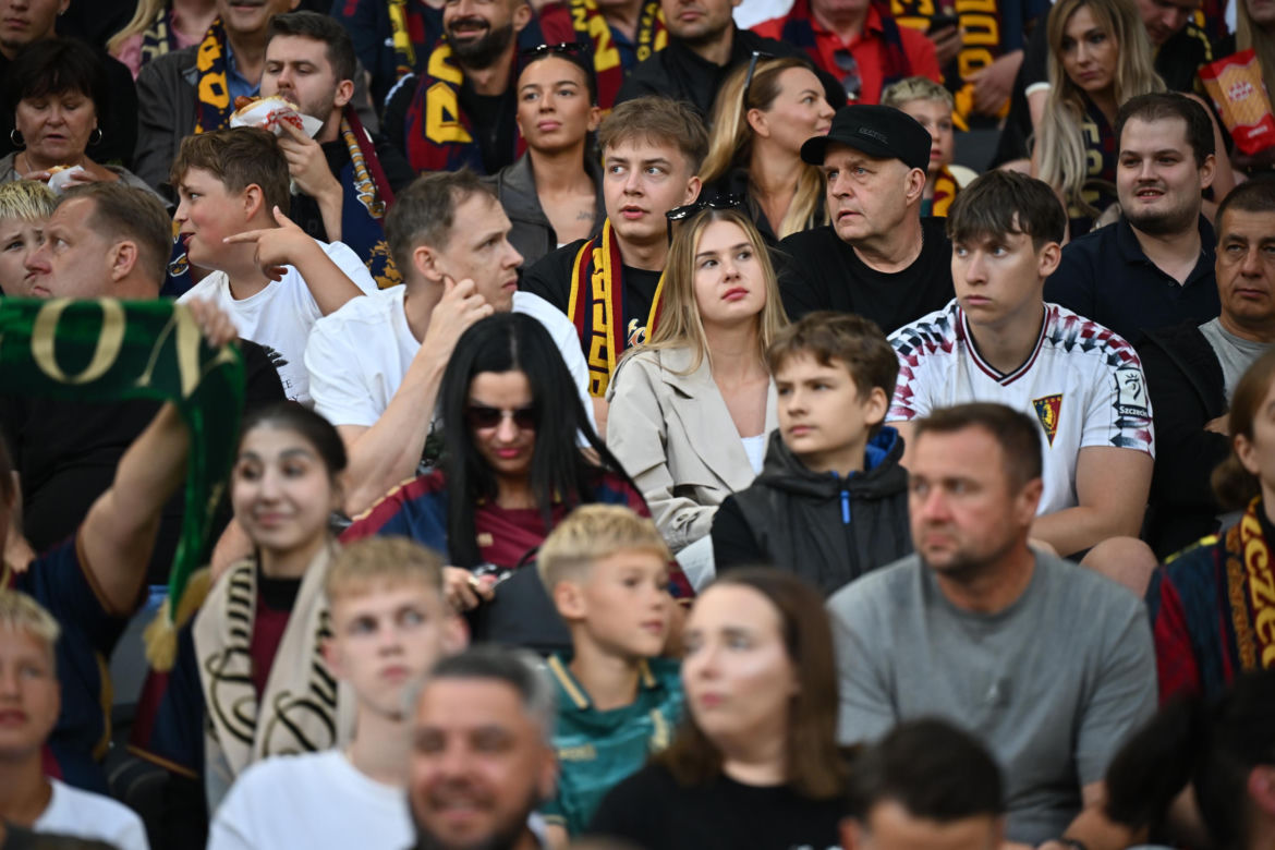 Komplet widzów przywitał nowy sezon w Szczecinie! Poszukaj się na zdjęciach z meczu Pogoń - Legia