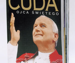 Taki album powinien mieć każdy katolik