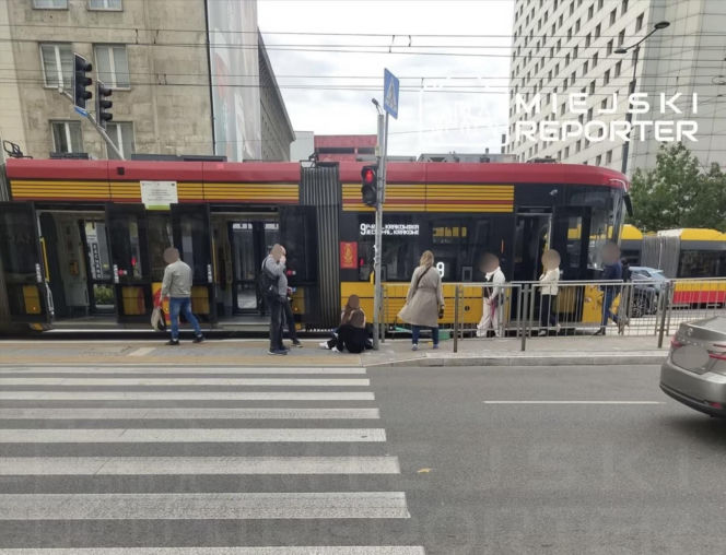 Wypadek 19-latki na hulajnodze w Warszawie