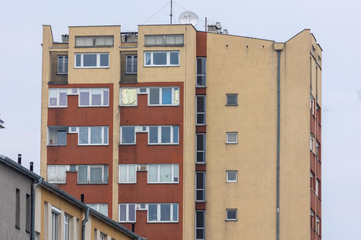 "Dom samotnych" na Etiudy Rewolucyjnej 9 w Warszawie