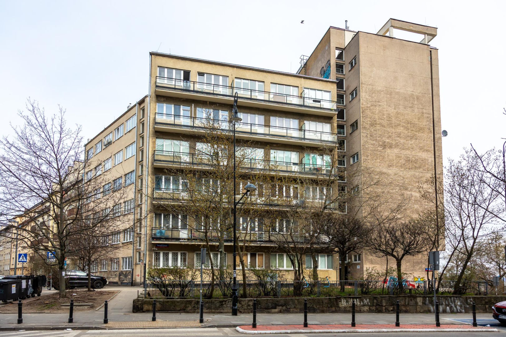 Wieżowiec przy ul. Sewerynów 4 w Warszawie