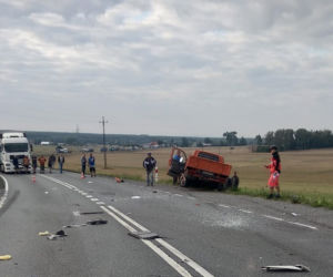 Dramatyczny wypadek na DK 11. Ranną kobietę transportował śmigłowiec [ZDJĘCIA]