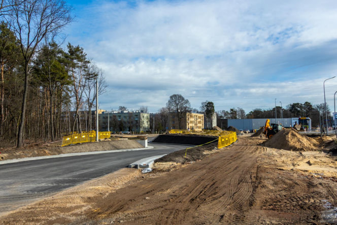 Budowa tunelu pod torami przy PKP Warszawa Wesoła