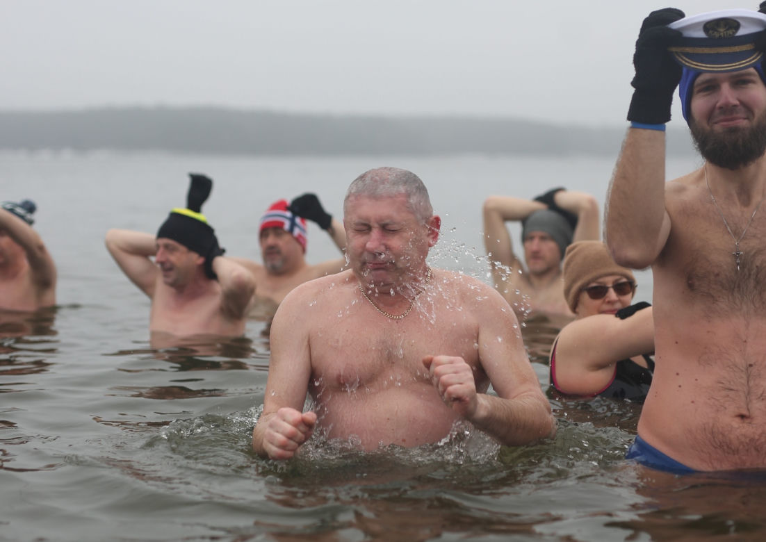 Na ziemi śnieg, a w wodzie morsy. W drugiej połowie stycznia zima wróciła. Zobaczcie!