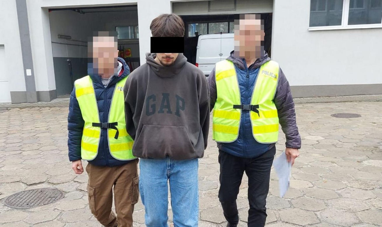 Tragiczny wypadek w Chełmie. Dwóch 18-latków nie żyje. Znicze na miejscu tragedii