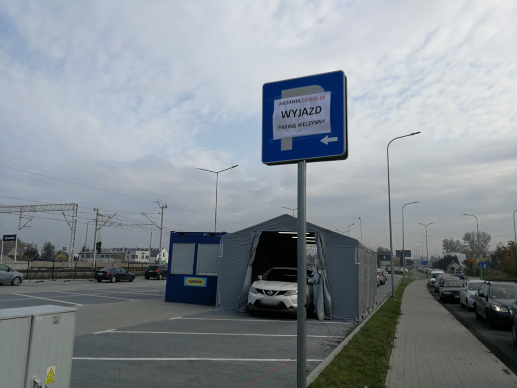 Gigantyczne kolejki do testów na koronawirusa