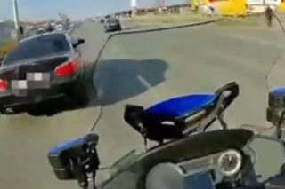 Nie zauważył policyjnego patrolu, bo zagapił się na telefon