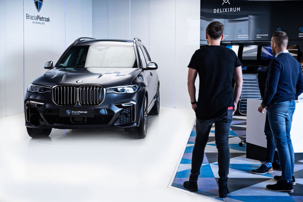 C-BooL jeździ BMW X7 M50d