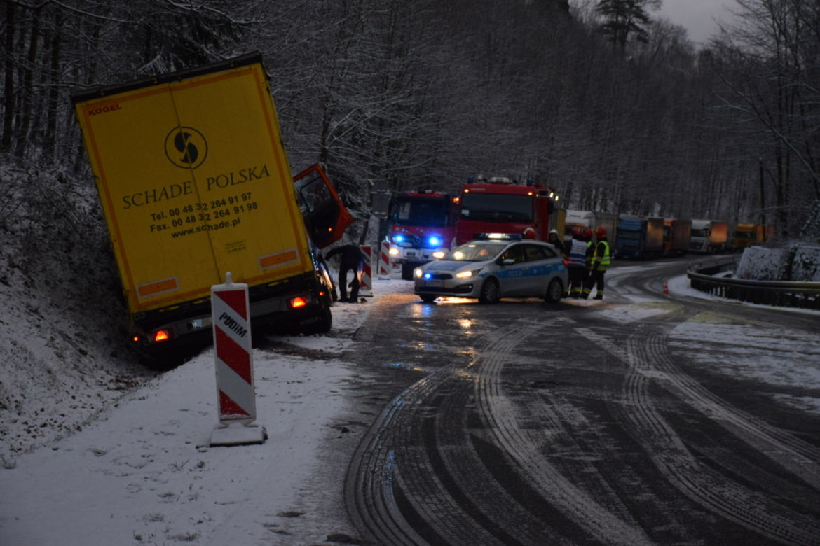 Kolizja w okolicach Dębowiny. Zablokowana DK8