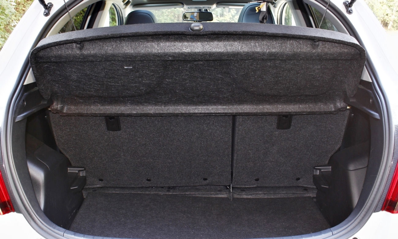 Toyota Yaris Hybrid lifting 2014