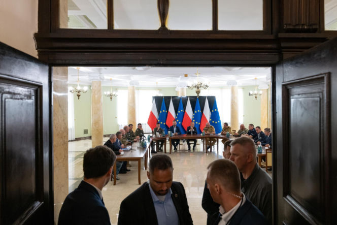 Donald Tusk na miejscu wybuchy na Lubelszczyźnie