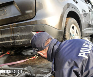 Świerkocin. Wypadł z mostu mazdą i wpadł do Warty! To nie był koniec policyjnego pościgu