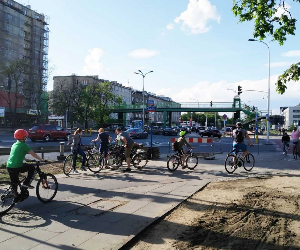 Warszawiacy szturmują ścieżki rowerowe.