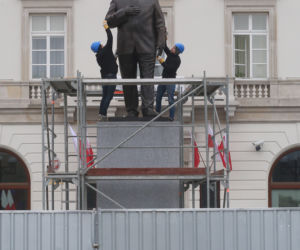 Kaczyński stanął na placu Piłsudskiego