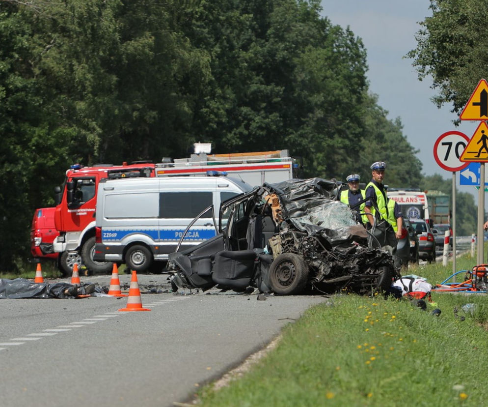 Masakra w Grębiszewie. Pojazdy zgniecione jak puszki