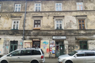 „Mieszkam tu od 83 lat”. Zakon oddaje kamienice pod luksusowy hotel. Najemcy mają się wynieść