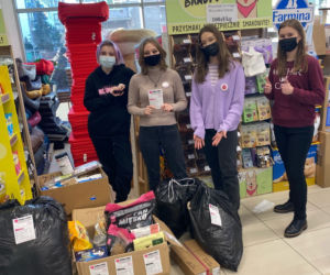 Natalia, Gabrysia, Wiktoria i Julka - nastolatki o wielkich sercach. Razem tworzą wyjątkowy projekt PETSUPPORT 