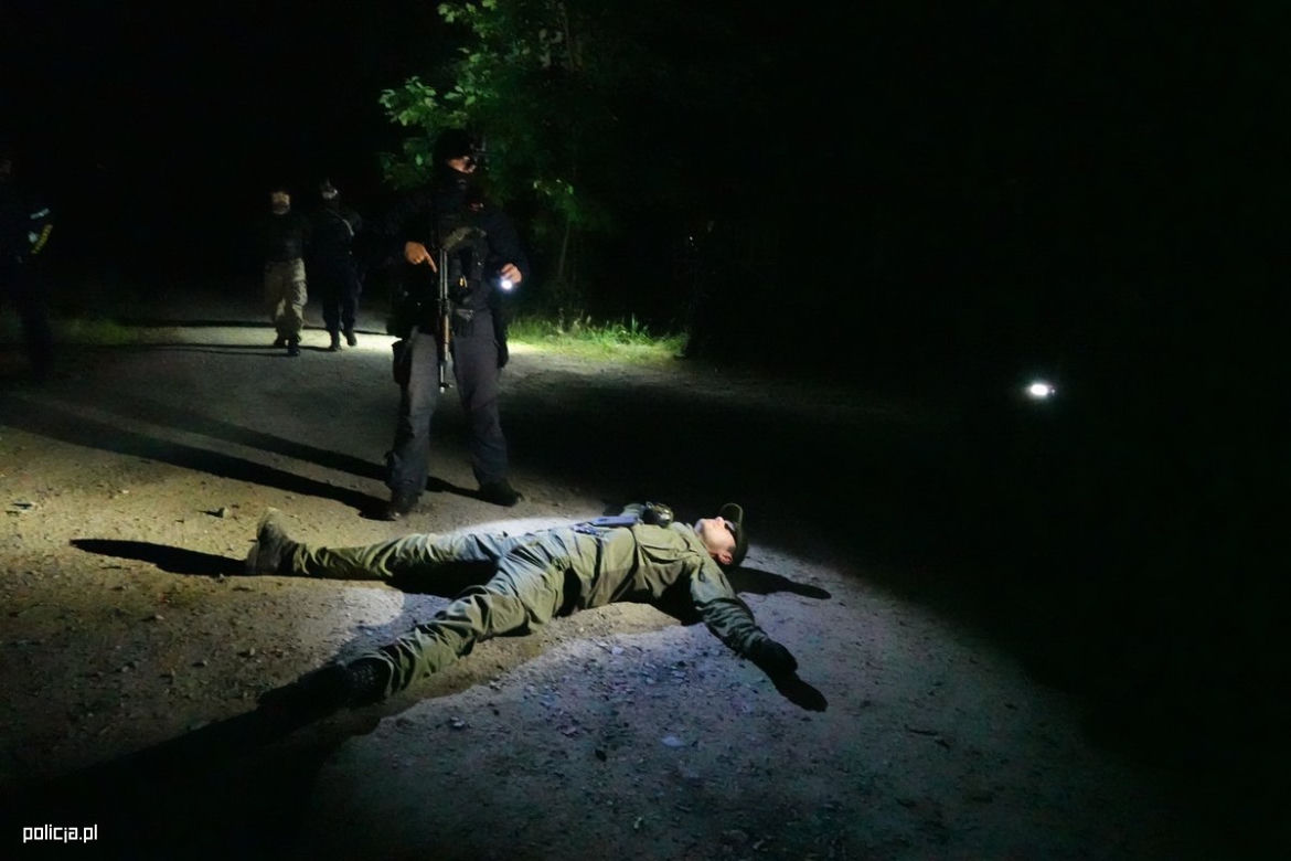 Policjanci z Rzeszowa jak z filmu Patryka Vegi. Zobaczcie zdjęcia z poligonu 